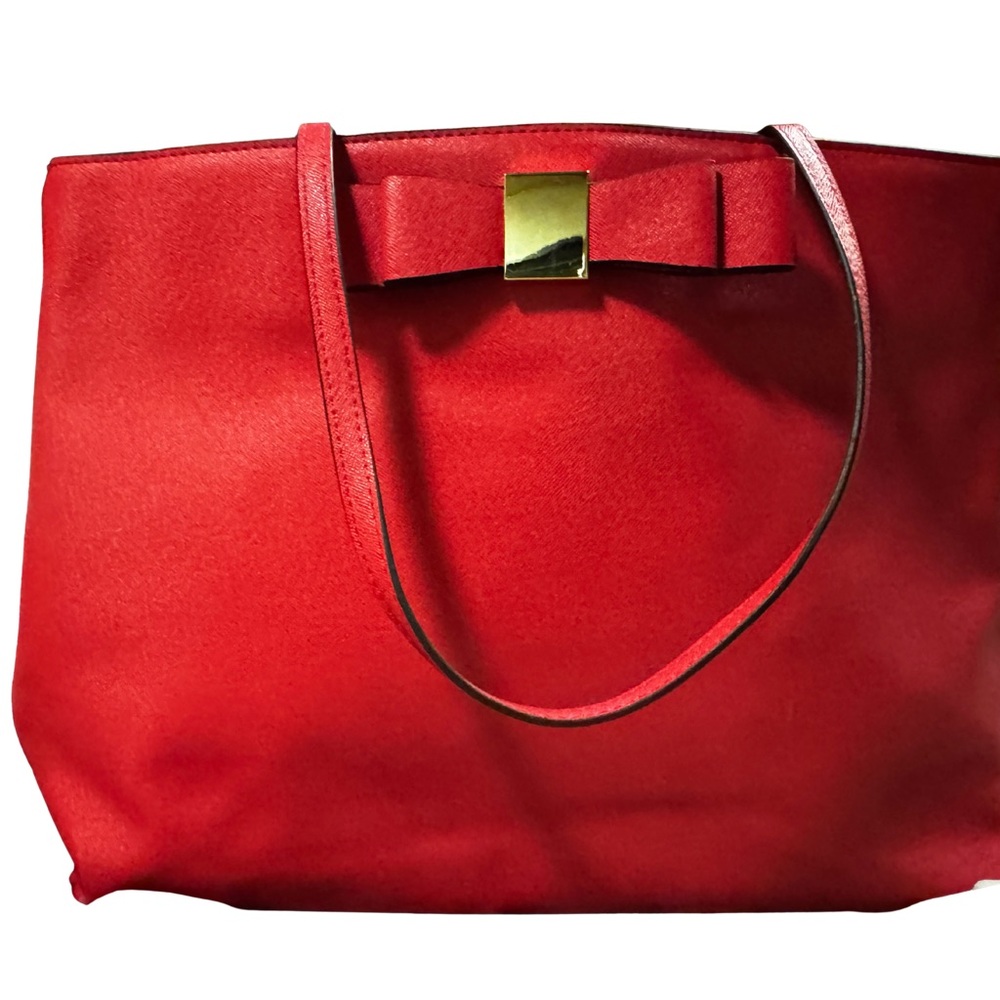 Elegant Pink Tote Bag with Bow Accent